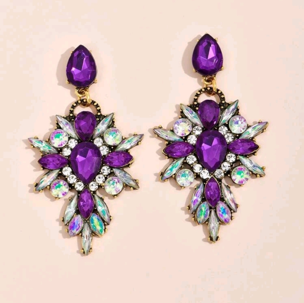 Earring - Picture 3 of 3